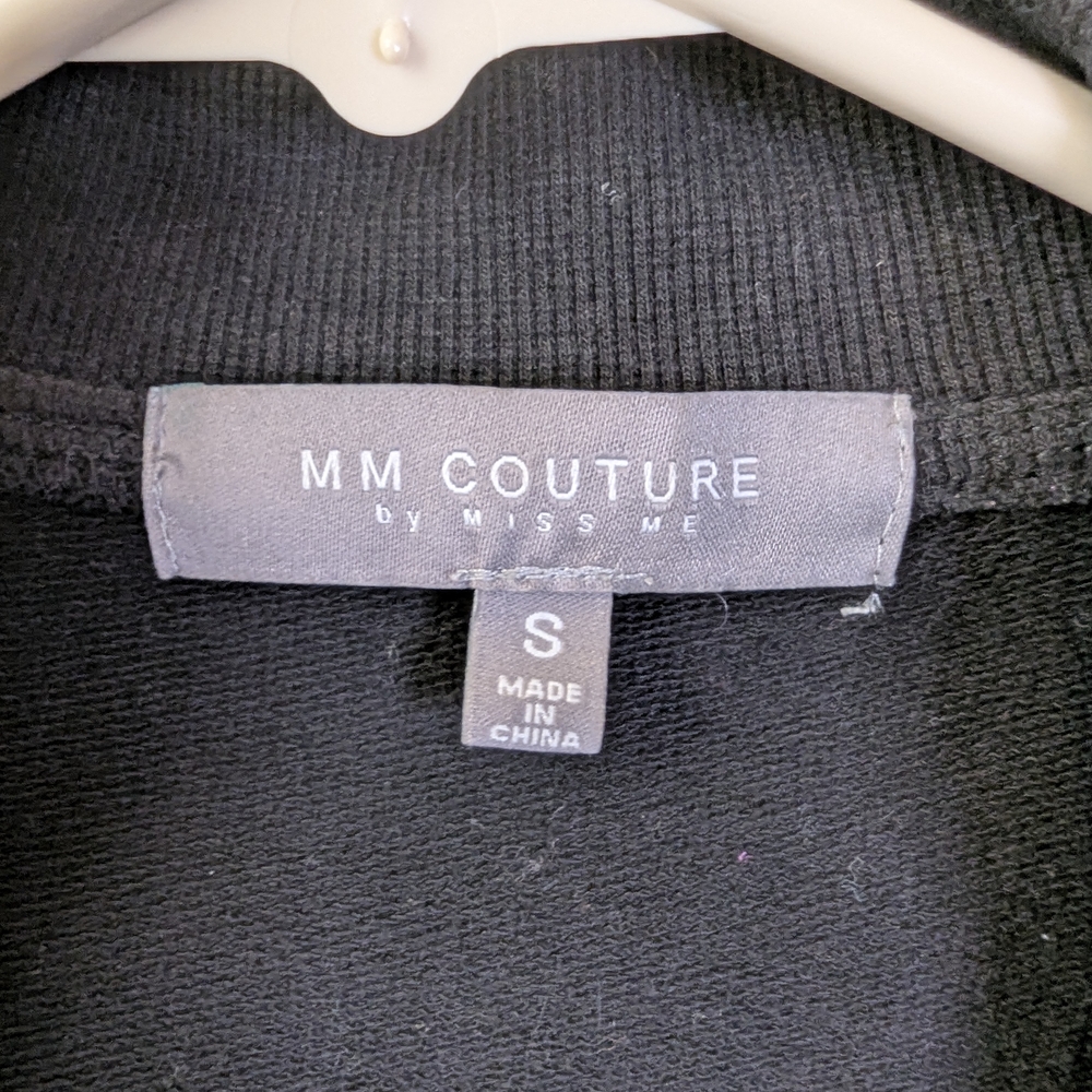 Elegant Black Double-Breasted Women's Coat - Picture 12 of 16